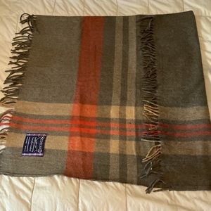Scottish Tweeds SCOTLAND Wool Rug Blanket Gray Tan Red Check Fringed Throw